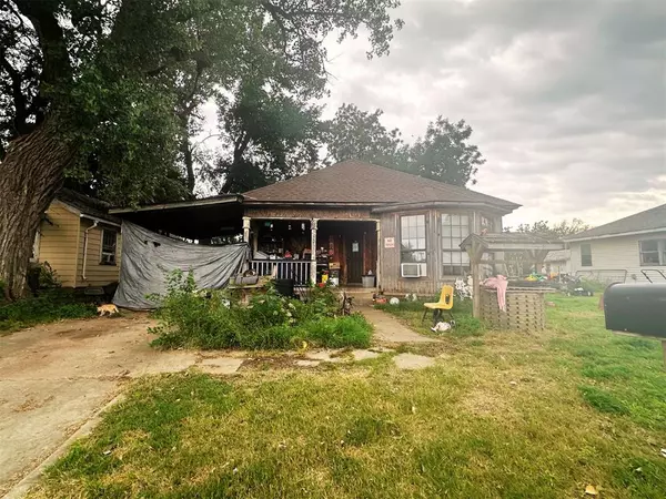 1013 W College AVE,  Blackwell,  OK 74631