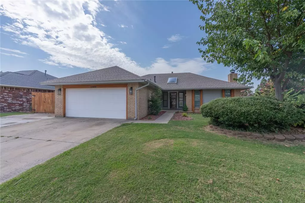 Moore, OK 73170,1360 NW 7th PL