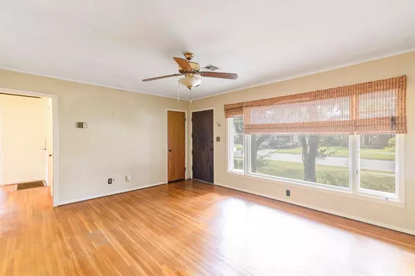 Tulsa, OK 74105,1437 E 52nd PL