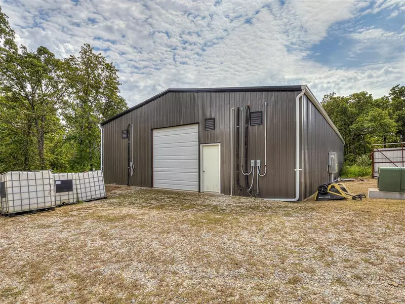 22085 Melissa LN, Harrah, OK 73045