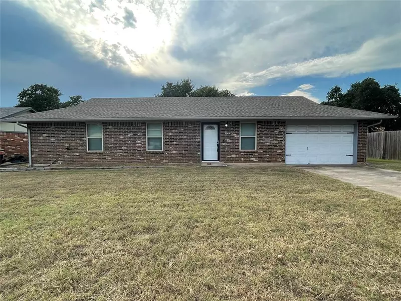 465 Echo LN, Harrah, OK 73045