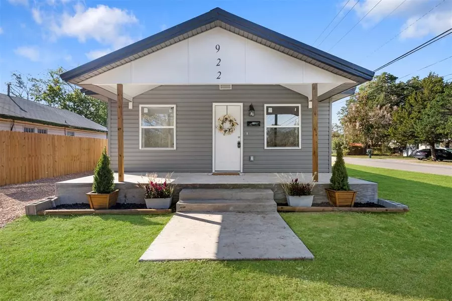 922 W Park ST, Tecumseh, OK 74873