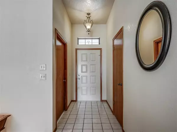 Oklahoma City, OK 73162,10200 Pinckney CT