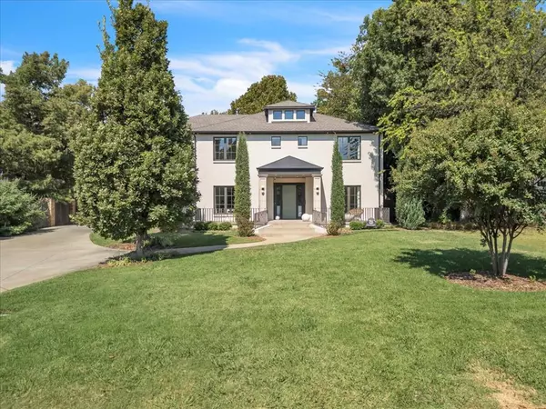 1913 Huntington AVE, Nichols Hills, OK 73116