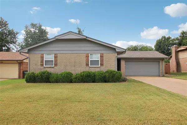 Moore, OK 73160,916 NE 6th ST