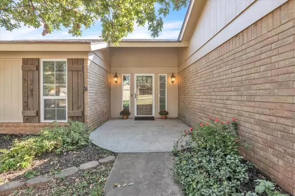 Edmond, OK 73013,904 Wendy LN