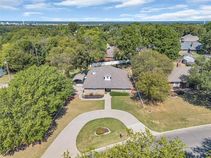 307 Bowling DR, Pauls Valley, OK 73075