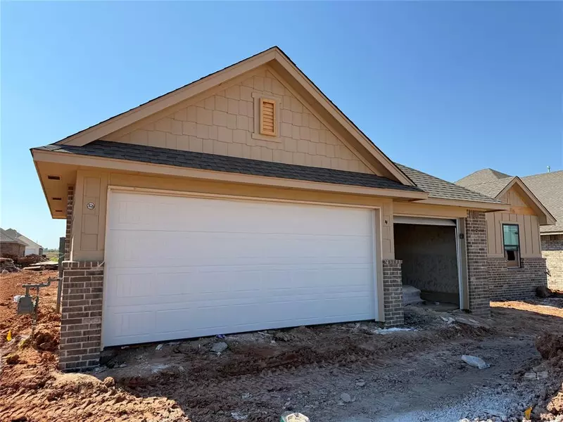629 Trails End DR, Shawnee, OK 74804