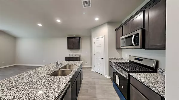 Mustang, OK 73064,4221 Moonlight RD