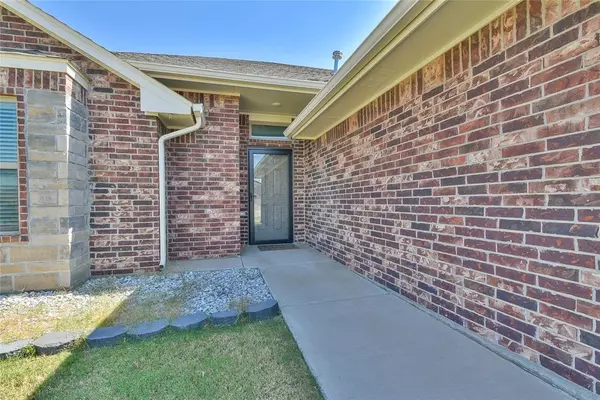 Yukon, OK 73099,4537 Desert Spring CT