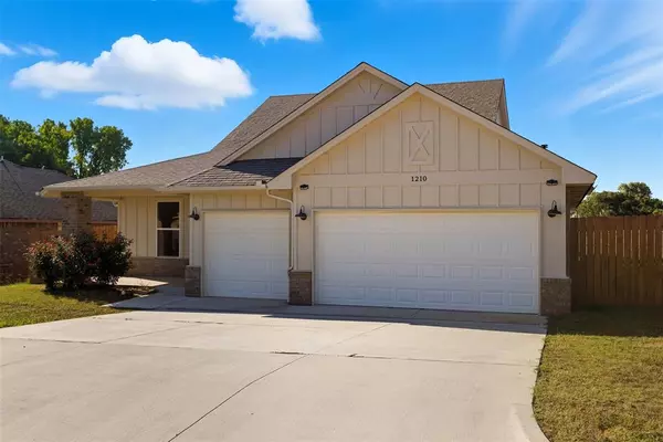 Perry, OK 73077,1210 Coffey DR