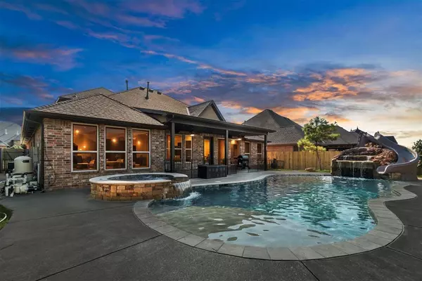 9021 NW 148th PL, Yukon, OK 73099