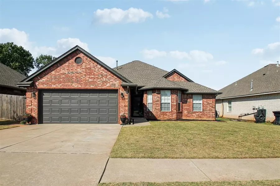 11005 NW 106th CIR, Yukon, OK 73099