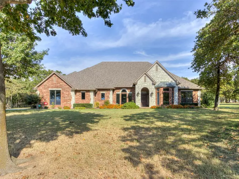 16401 Roserock CIR, Choctaw, OK 73020