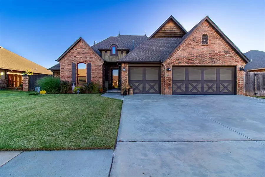 4608 Kentucky Ridge DR, Mustang, OK 73064