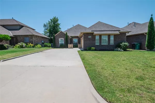12037 Ashford DR, Yukon, OK 73099