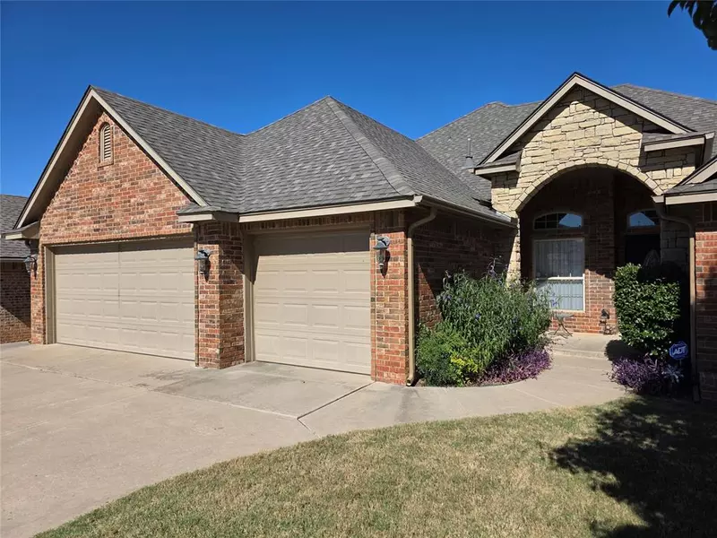2621 SE 5th ST, Moore, OK 73160