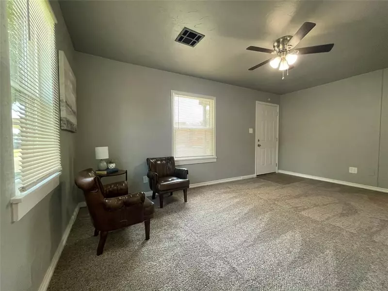 608 W Rickenbacker DR, Midwest City, OK 73110