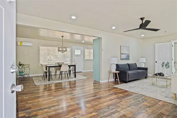 Perkins, OK 74059,323 W Chantry AVE