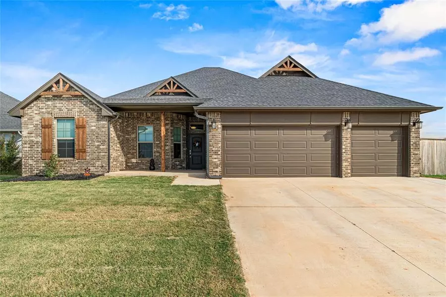 10624 Two Lakes ST, Yukon, OK 73099