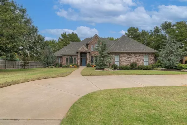 1009 Glenridge DR, Edmond, OK 73013