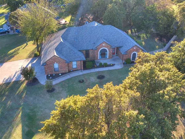 882 Oakley DR, Blanchard, OK 73010