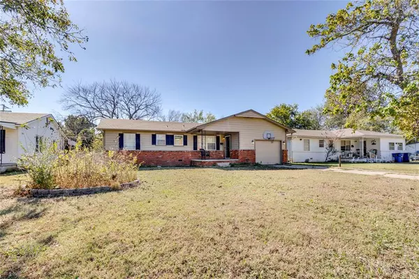 314 E Locust ST, Tecumseh, OK 74873