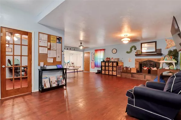 Edmond, OK 73013,4213 NE 143rd ST