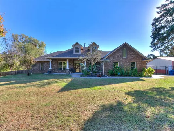 406 S Chloe LN, Mustang, OK 73064