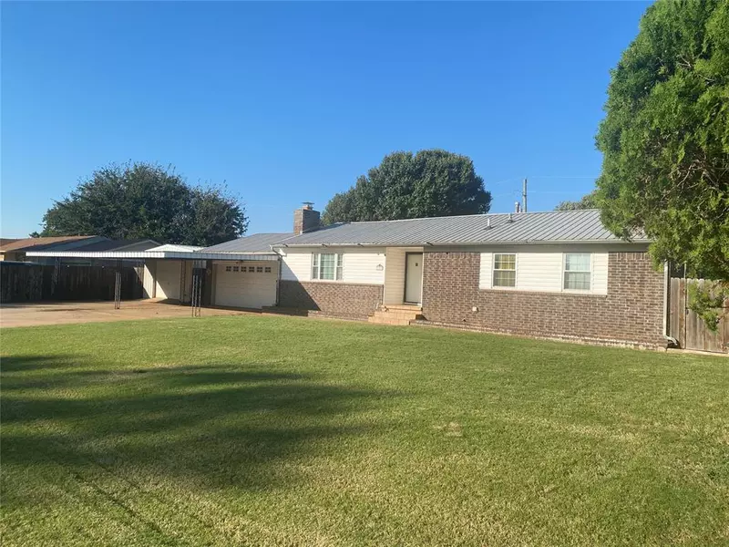 705 S 6th ST, Canute, OK 73626