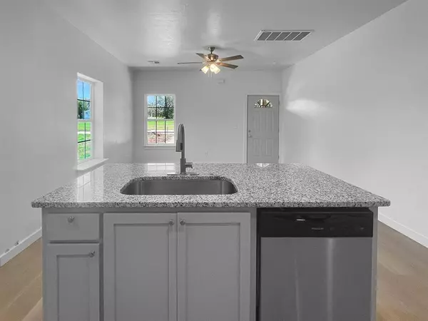 Lawton, OK 73501,1608 SW Jefferson AVE