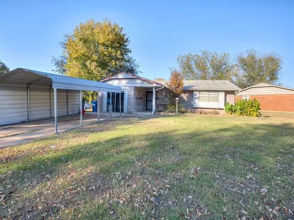 327 E Linden LN, Mustang, OK 73064