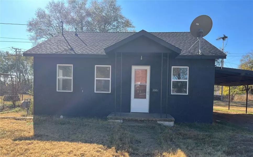 404 E Poplar AVE, Sayre, OK 73662