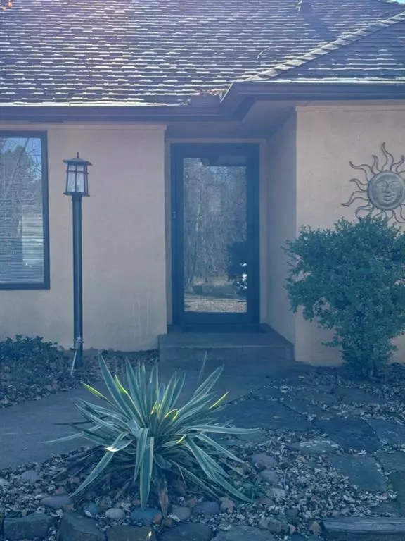 Edmond, OK 73013,Address not disclosed