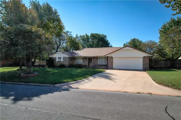 1202 Walters WAY, Elk City, OK 73644