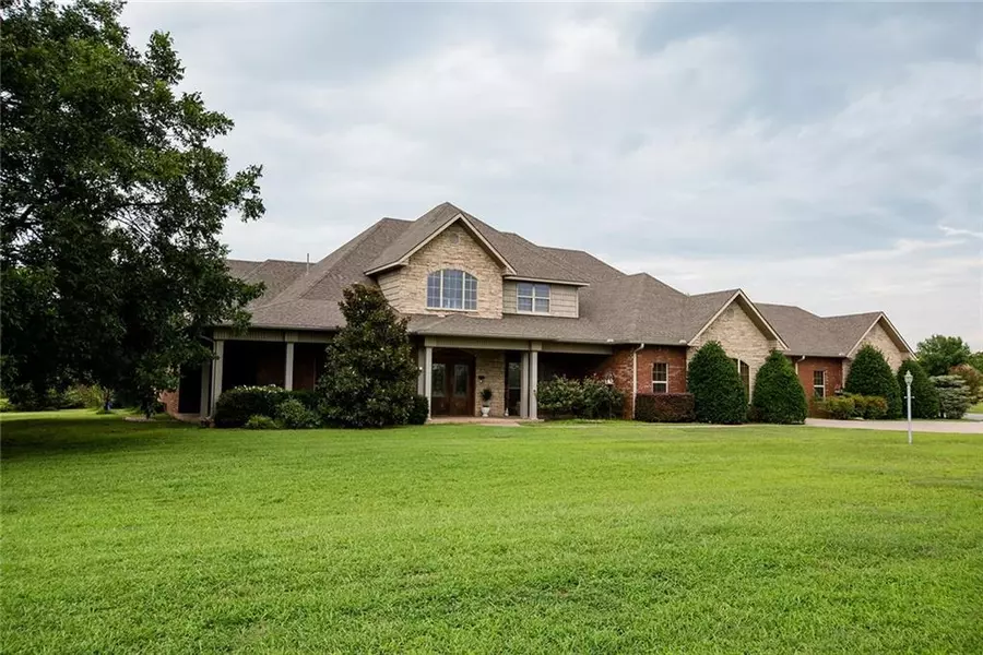 1419 W Royal Oaks RD, Pauls Valley, OK 73075