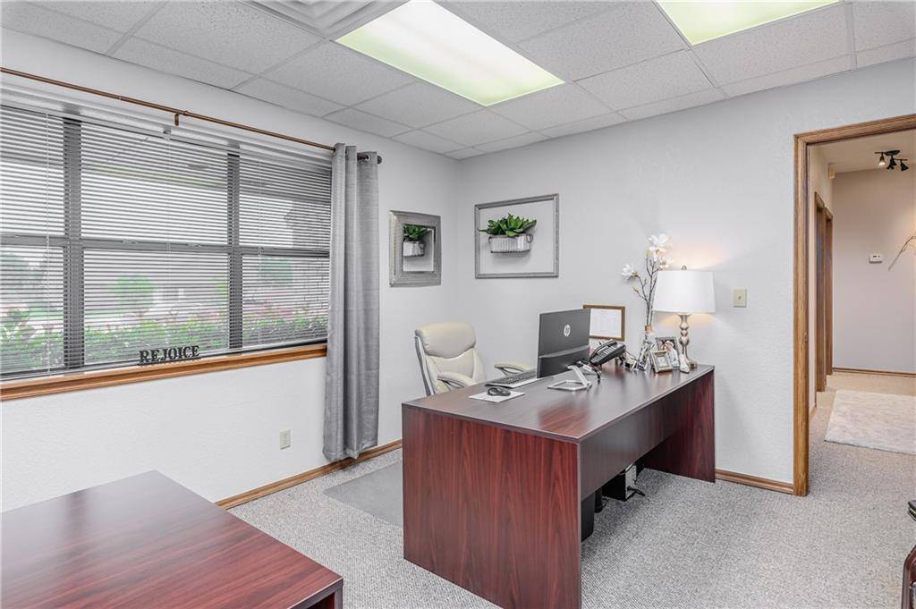 10330 Greenbriar Pkwy, Oklahoma City, OK 73159