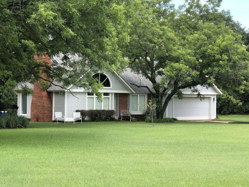 22261 N CR 3220 RD, Pauls Valley, OK 73075