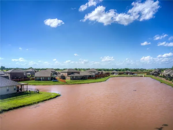 10328 NW 24th TER, Yukon, OK 73099