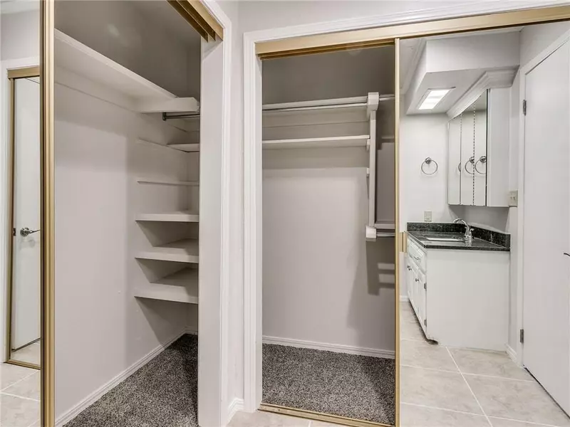 329 Windbrook DR, Norman, OK 73072