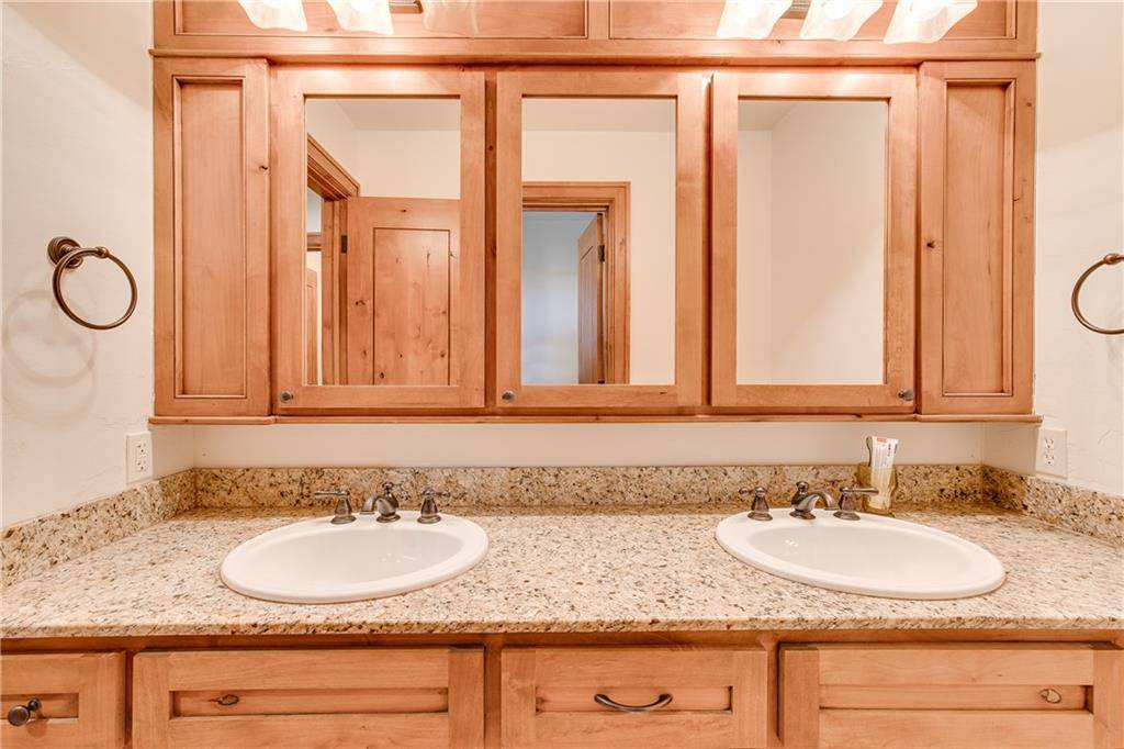 2330 Louise LN, Norman, OK 73071