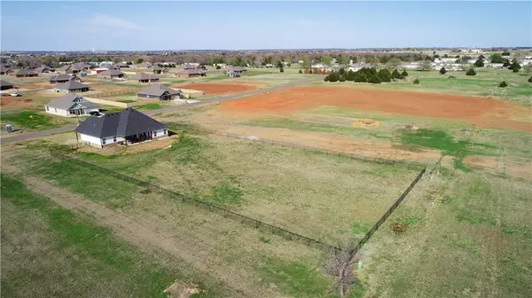 1641 Porter DR, Guthrie, OK 73044