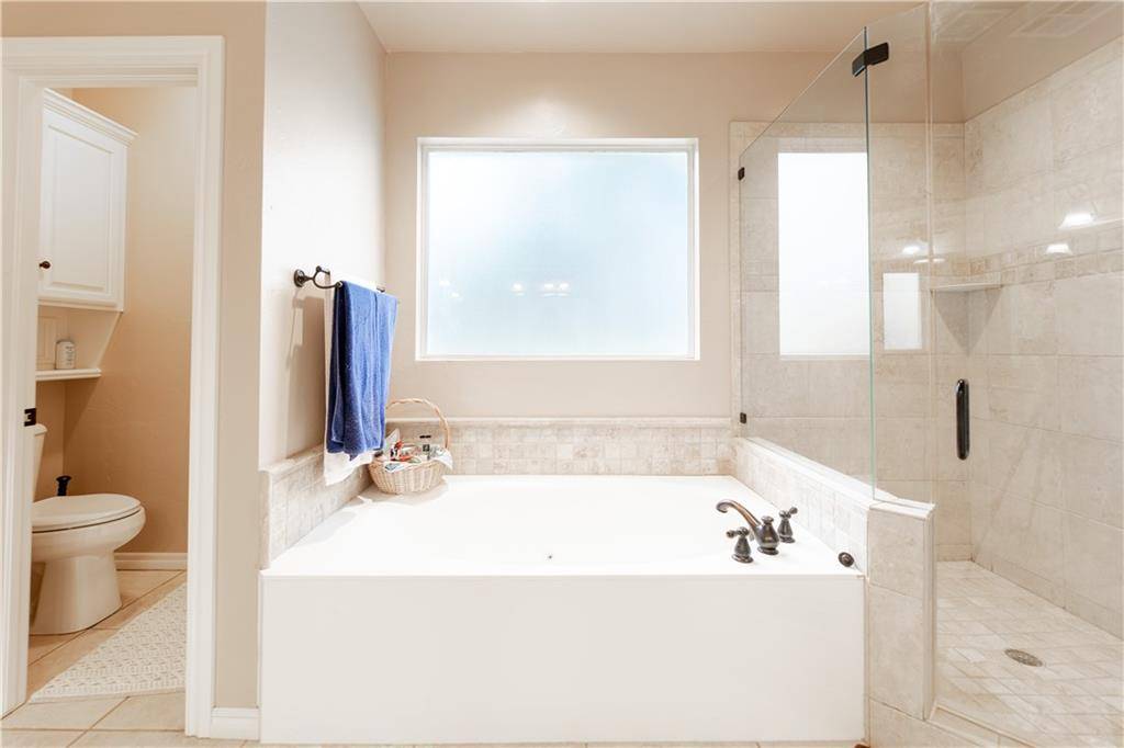 521 Deborah LN, Edmond, OK 73034