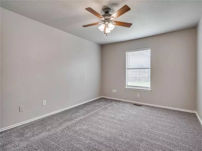 8400 Pinewood DR, Oklahoma City, OK 73135