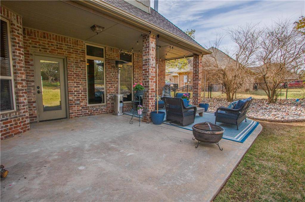 8741 Belcaro DR, Edmond, OK 73034