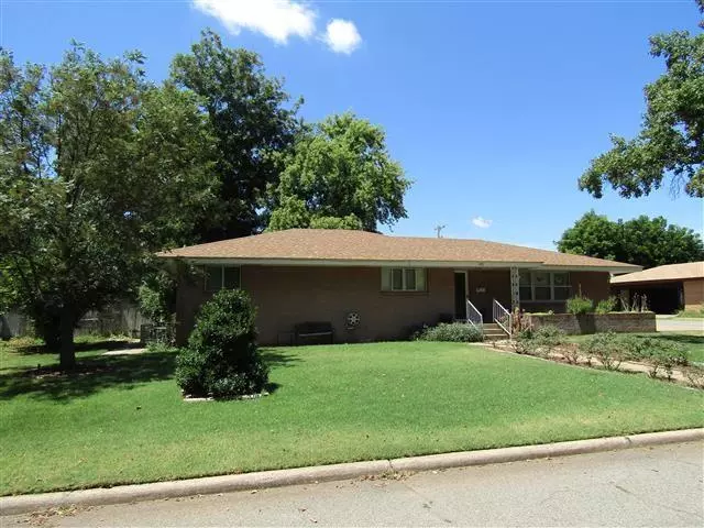 415 Texas ST, Weatherford, OK 73096