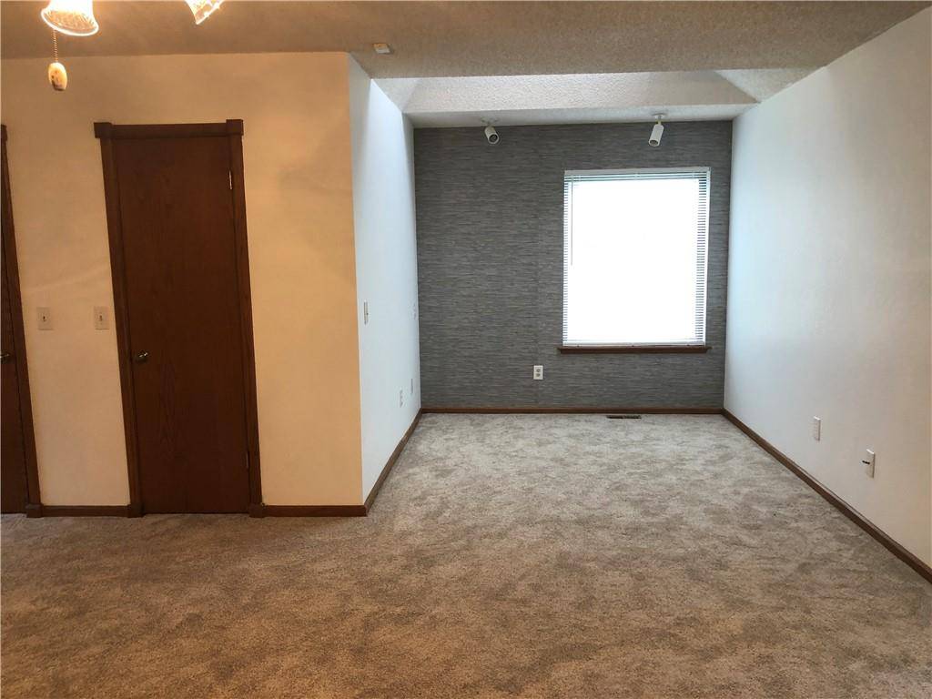 5205 Dalton CIR, Edmond, OK 73034
