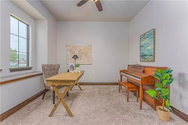 4602 Bridle Ridge RD, Tuttle, OK 73089