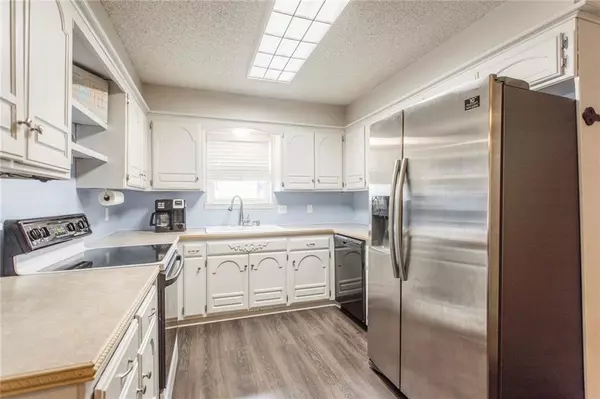 716 Markley LN, Yukon, OK 73099