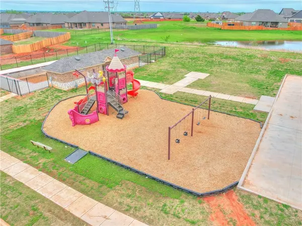 11028 NW 95th ST, Yukon, OK 73099